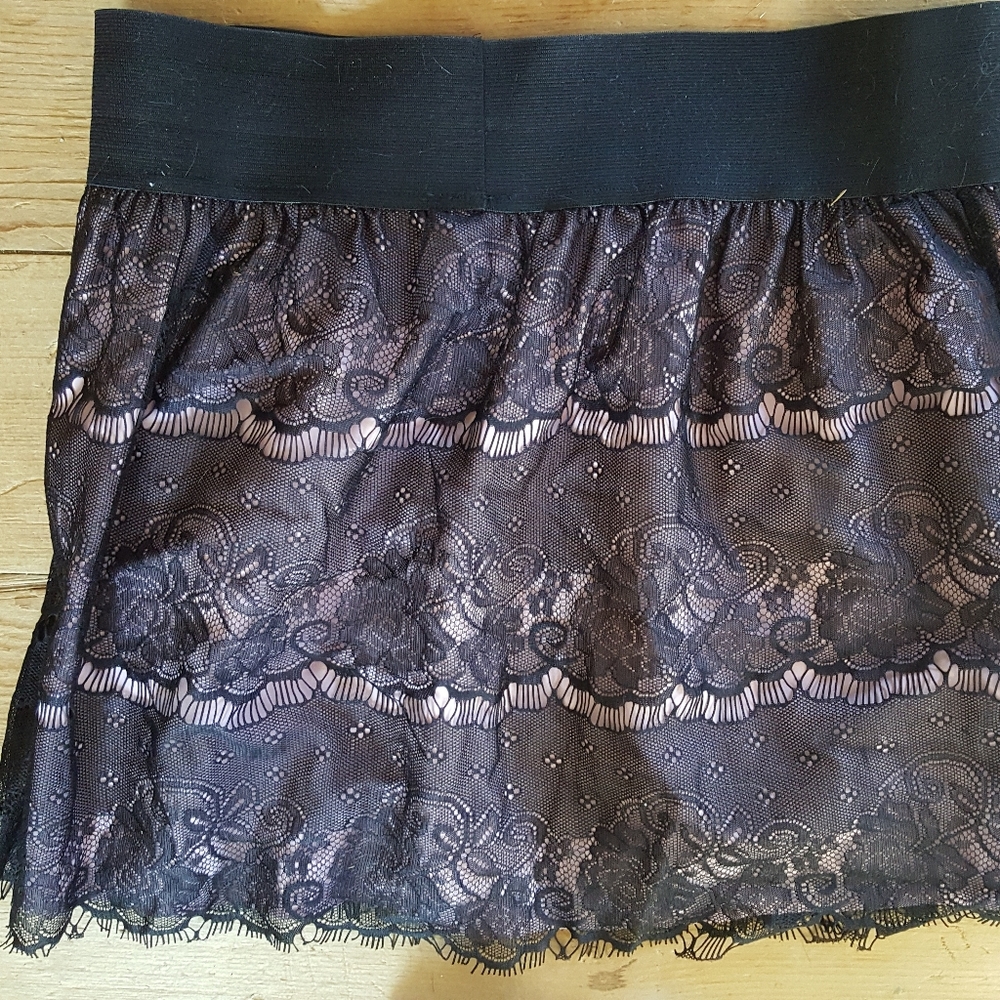 Xhilaration Juniors XL lace overlay skirt